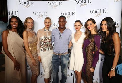 أسطورة كرة القدم ديديه دروغبا يشارك في إفتتاح Vogue Cafe في دبي مول